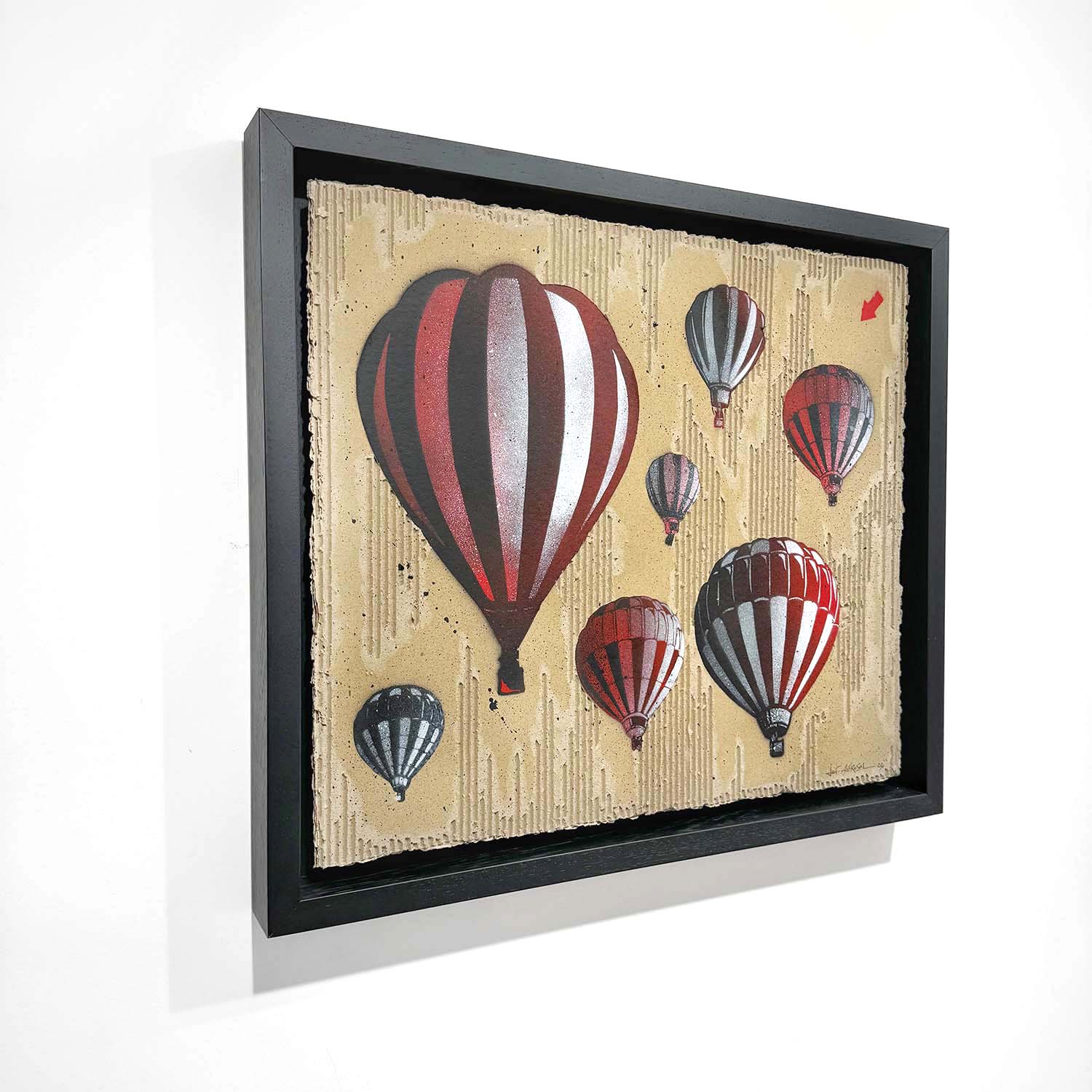 Vue de l'oeuvre Montgolfières de l'artiste Jef Aérosol à voir à la galerie. Street art Paris